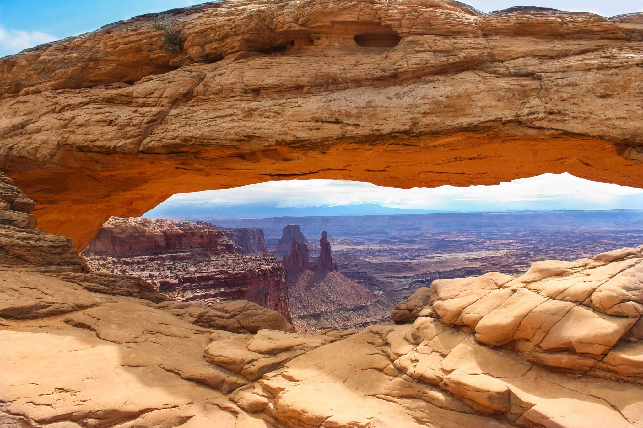 Banner-mesa-arch-desert-solitude-tours-moab